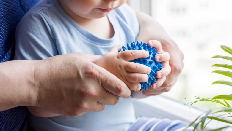 Transtorno do Processamento Sensorial: Quando Ser Pai Significa Justificar Cada Gesto do Próprio Filho Transtorno do processamento sensorial (TPS), juguetes